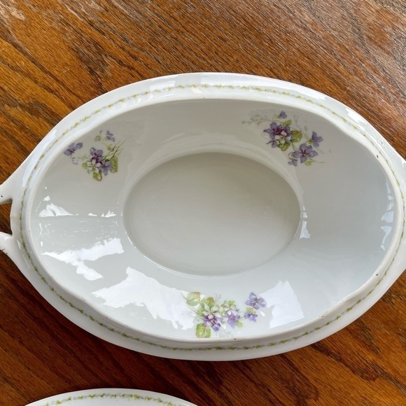 VINTAGE, B&T LIMOGES FRANCE, OVAL SERVING BOWL WITH LID. - Picture 13 of 16